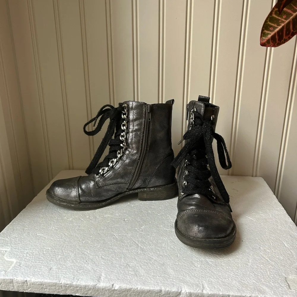 Dolce Vita kids metallic combat boots zipUp sides lace up chain links size 2